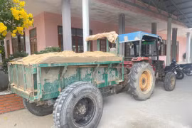 Xã Ngô Mây bắt giữ 1 trường hợp khai thác cát trái phép