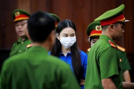 Sáng nay (19-11), Thùy Tiên, Hằng Du Mục, Quang Linh hầu tòa