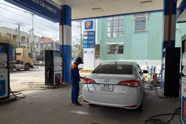 Giá xăng dầu trong nước tăng nhẹ trở lại từ 330-2.500 đồng