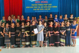 Ia Pa: Truyền thông pháp luật về an toàn giao thông và ra mắt Câu lạc bộ phụ nữ nòng cốt