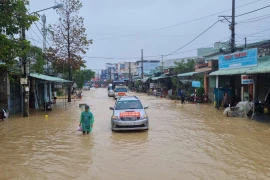 Gia Lai dành nhiều chính sách hỗ trợ cho các gia đình bị thiệt hại do bão lũ. Ảnh: P.V