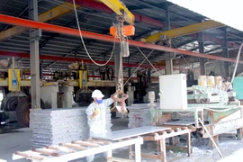 An toàn, vệ sinh lao động nhìn từ thực tiễn doanh nghiệp: Từ đáp ứng yêu cầu đến tự giác phòng ngừa