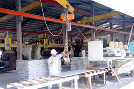 An toàn, vệ sinh lao động nhìn từ thực tiễn doanh nghiệp: Từ đáp ứng yêu cầu đến tự giác phòng ngừa