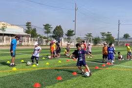 Trà Đa khai giảng lớp bóng đá miễn phí cho thiếu niên, nhi đồng