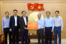 Học viện Chính trị Quốc gia Hồ Chí Minh hỗ trợ Gia Lai 1 tỷ đồng khắc phục hậu quả mưa lũ.