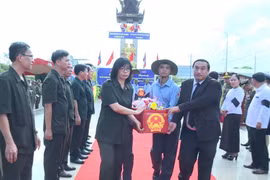 Cầu siêu, bàn giao 14 hài cốt liệt sĩ quân tình nguyện và chuyên gia Việt Nam