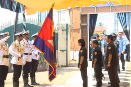 Lãnh đạo tỉnh Gia Lai viếng Ngài Muong Poy tại tỉnh Ratanakiri