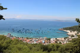 Vùng biển Gia Lai có lốc xoáy, gió giật mạnh, đất liền mưa giông