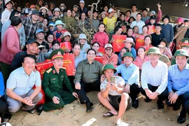 Thủ tướng Chính phủ Phạm Minh Chính kiểm tra tình hình thiệt hại do bão số 13 tại tỉnh Gia Lai.