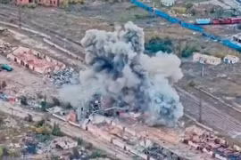 Ukraine dội bom dẫn đường vào vị trí quân Nga ở Vovchansk