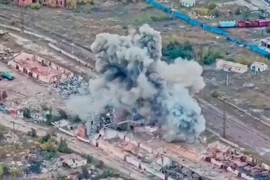 Ukraine dội bom dẫn đường vào vị trí quân Nga ở Vovchansk