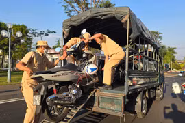 Phường Tây Sơn ra quân lập lại trật tự đô thị khu vực Quảng trường Đại Đoàn Kết