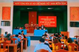 Kbang tạm giao 76 biên chế cán bộ, công chức hành chính các cơ quan chuyên môn thuộc UBND huyện