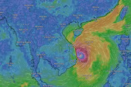 Cách đất liền 90 km, bão số 13 di chuyển với tốc độ 30 km/h