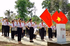 Đồn Biên phòng Ia Chía phối hợp tổ chức chương trình “Tiết học biên cương”