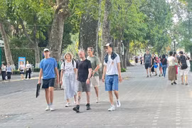 Việt Nam miễn thị thực du lịch cho công dân 12 quốc gia