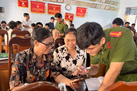 Chư Păh: Tập huấn cấp chữ ký số công cộng, sổ sức khỏe điện tử trên ứng dụng VNeID