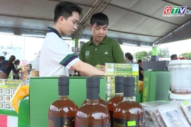 Trưng bày, giới thiệu sản phẩm OCOP: Nét giao hòa đặc sắc giữa rừng và biển