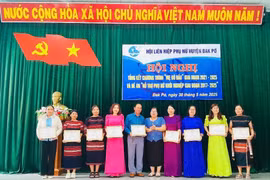 Đak Pơ khen thưởng 27 cá nhân, tập thể tiêu biểu trong chương trình “Mẹ đỡ đầu” và đề án “Phụ nữ khởi nghiệp”