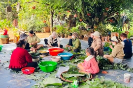 Người dân xã Gào đóng góp nhu yếu phẩm và hơn 100 triệu đồng ủng hộ vùng mưa lũ