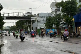 Từ 15 giờ 30 phút ngày 6-11, người dân không được đi ra đường nhằm phòng, chống bão. Ảnh: P.V