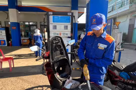 Chiều 18-9, giá xăng dầu đồng loạt tăng. Ảnh: P.V