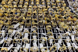 Vàng miếng vượt ngưỡng 153 triệu đồng