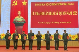 41 sĩ quan Biên phòng được trao quyết định thăng quân hàm, nâng lương