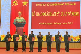 41 sĩ quan Biên phòng được trao quyết định thăng quân hàm, nâng lương