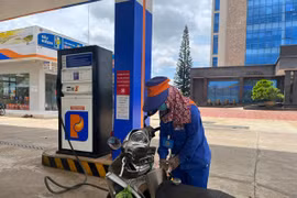 Chiều 24-4, xăng RON 95-III tăng gần 800 đồng/lít