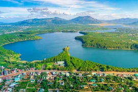 Xây dựng Gia Lai ngày càng văn minh, giàu bản sắc