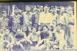 Chuyện về người kết nạp tôi vào Đảng