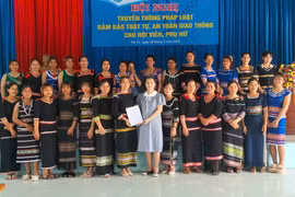 Ia Pa: Truyền thông pháp luật về an toàn giao thông và ra mắt Câu lạc bộ phụ nữ nòng cốt