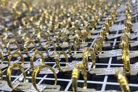 Đầu tuần, giá tăng vọt, vàng miếng tiến sát mốc 140 triệu đồng/lượng