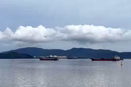 Từ khoảng chiều ngày 4-11, vùng biển phía Đông khu vực Giữa Biển Đông có gió mạnh dần lên cấp 6-7