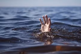 Ia Grai: Trượt chân rơi xuống hồ nước tưới cà phê, 1 học sinh tử vong 