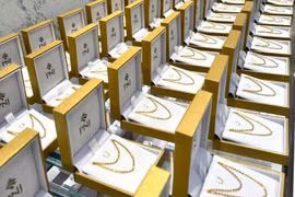 Theo đà tăng thế giới, giá vàng trong nước ngày 3-6 nhích nhẹ 200.000 đồng/lượng