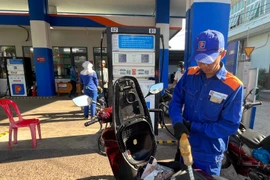 Chiều 2-10, giá xăng dầu tăng nhẹ