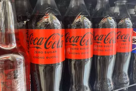 Coca-Cola gây ô nhiễm nhựa nhiều nhất thế giới, người tiêu dùng kêu gọi tẩy chay