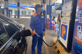 Chiều 19-6, giá xăng, dầu đồng loạt tăng vọt từ 1.169 đồng/lít