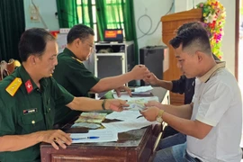 Pleiku: Chi trả hơn 135 triệu đồng phụ cấp và thăng quân hàm cho 75 sĩ quan dự bị