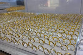 Giá vàng ngày 5-3 tăng nhẹ 500.000 đồng/lượng