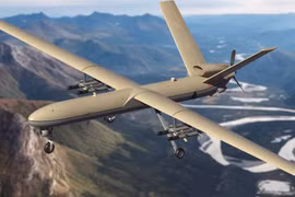 Một số tàu chiến Mỹ bị UAV Iran tấn công