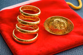 Giá vàng đầu tuần giảm mạnh đến 1,4 triệu đồng/lượng