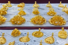 Vàng miếng tiếp tục tăng thêm 1,8 triệu đồng mỗi lượng