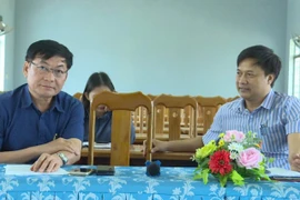 Lãnh đạo Báo và phát thanh, truyền hình Gia Lai làm việc với xã Uar