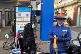 Giá xăng dầu tiếp tục giảm mạnh đến hơn 5.600 đồng/lít trong đêm 26-3