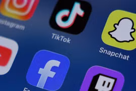 Pháp thông qua dự luật cấm trẻ em dưới 15 tuổi dùng mạng xã hội