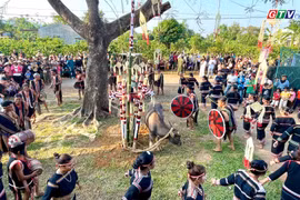 “Lễ mừng chiến thắng” của người Jrai làng Bẹk