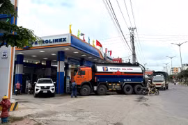 Việt Nam giảm thuế nhập khẩu xăng dầu về 0% đến hết tháng 4-2026